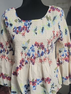 Jane And Delancey Medium Long Flare Sleeves Smocked Floral Top